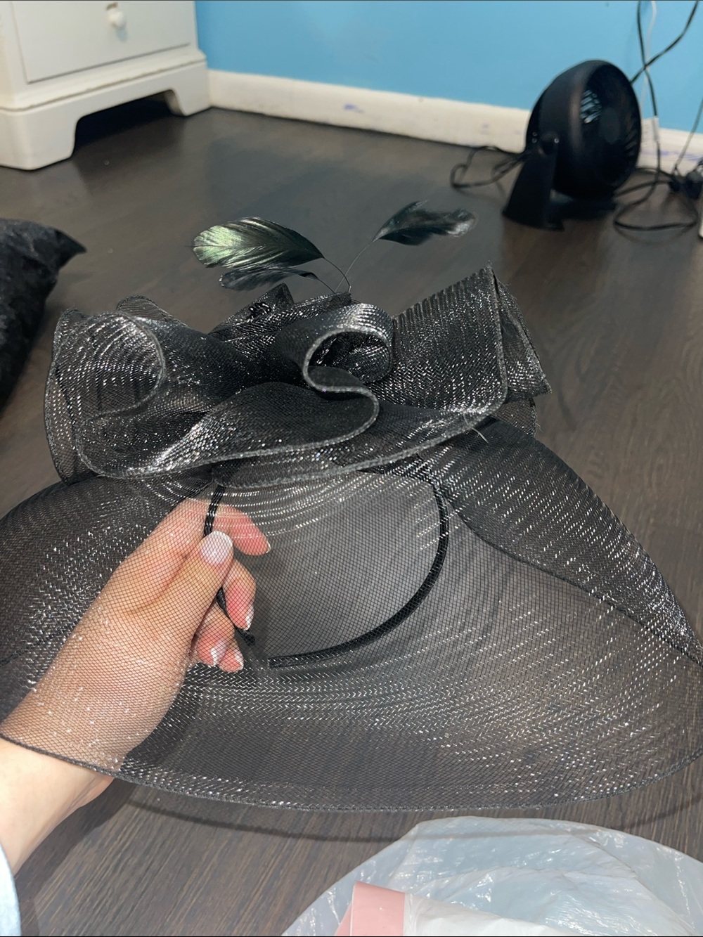 Black Feather and Mesh Fascinator Headpiece - Elegant Women’s Accessory